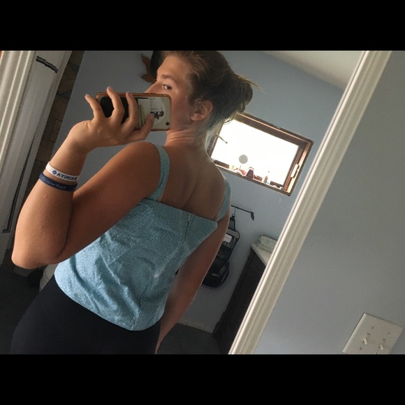 blue tank top !MAKE OFFERS! - Picture 3 of 3